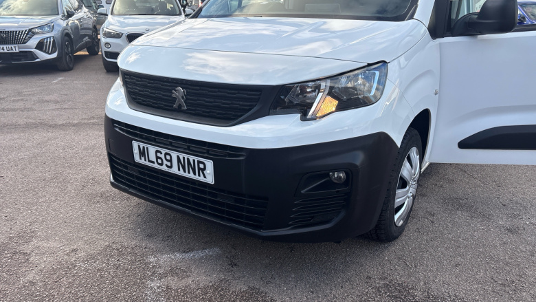 Peugeot Partner Standard Diesel 1000 1.5 BlueHDi 100 Professional Van